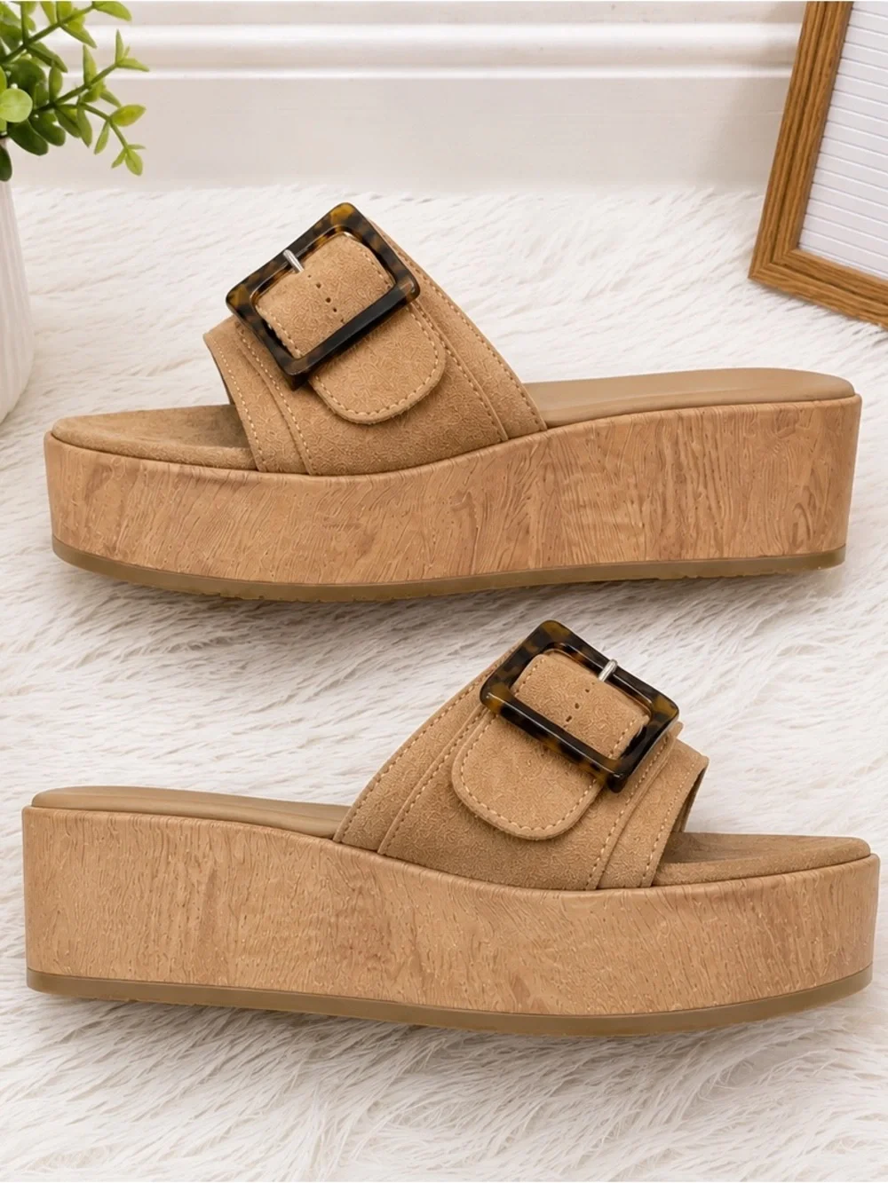 ShoeDazzle Leonora Platform Slide Sandals Lt Camel Tan Suede Buckle 8.5 NEW